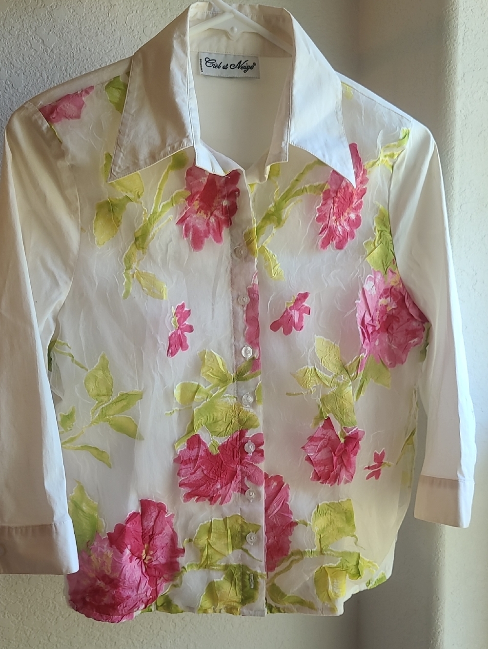 STUNNING! Floral Sequin and Beaded Applicay Capris w/Sheer Button-Front Jacket - Picture 8 of 16